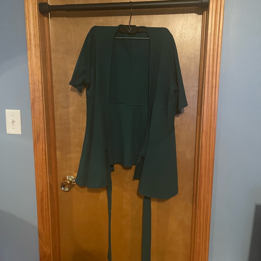 Cute Women’s Top. Hunter Green
